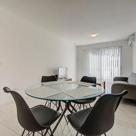 Charming Gozo Escape With Balcony Ac And Fast Wifi Apartment