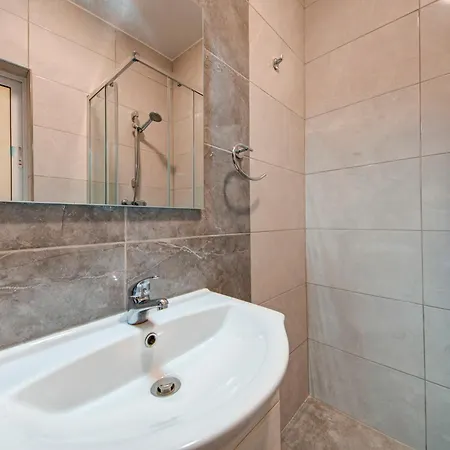 Charming Gozo Escape With Balcony Ac And Fast Wifi Marsalforn